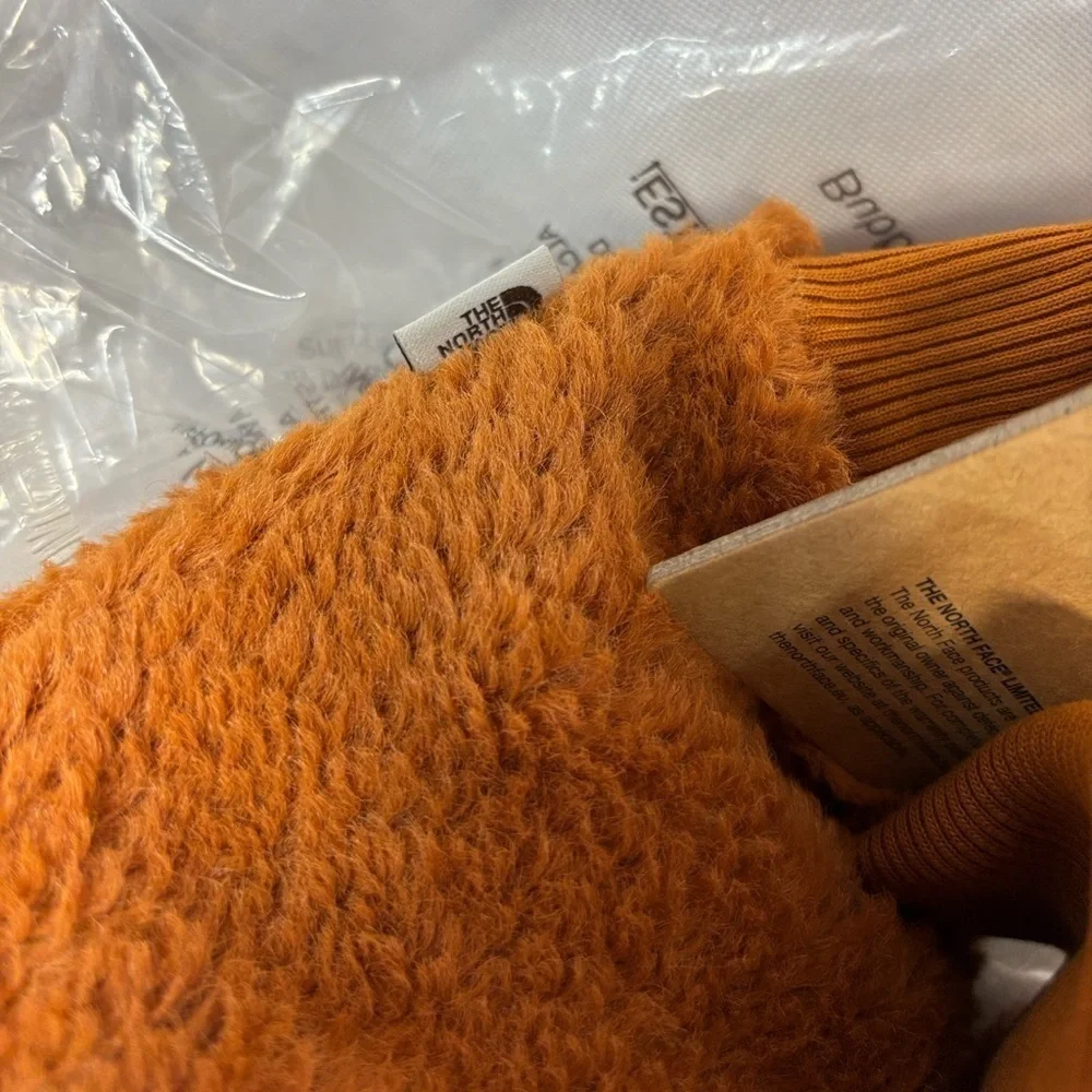The North Face Ridge Fleece Mitts in Orange